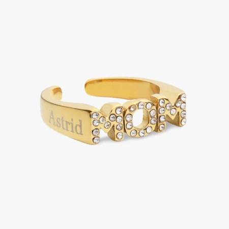 MOM ring med zirkoner samt gratis gravering fra CC Jewelries | C.Centrum