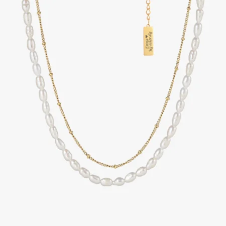 Perle + Dots halskæde med indgravering på halepladen. CC Jewelries | C.Centrum