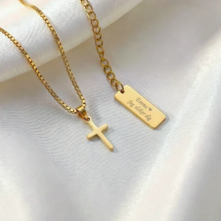 8 kt. guld kors med gratis gravering | C.Centrum