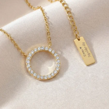 Halo halskæde i 18k fg med gratis gravering fra CC Jewelries