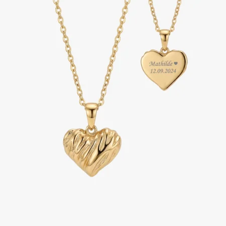Wavy heart halskæde med gravering på bagsiden fra CC jewelries