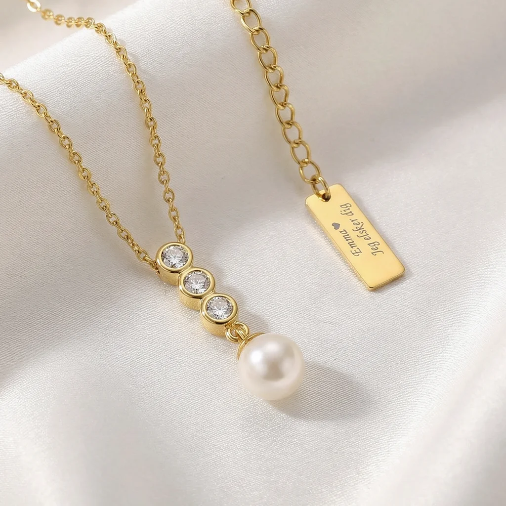 Halskæde med zirkonia og perle, Forgyldt sølv | Scrouples