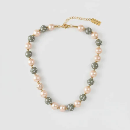 Håndmalet perlehalskæde fra Kazuri med gravering på halepladen | C.Centrum