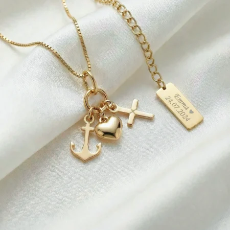 Tro håb og kærlighed smykke fra Siersbøl. 18k forgyldt med gratis gravering på halepladen |C.Centrum