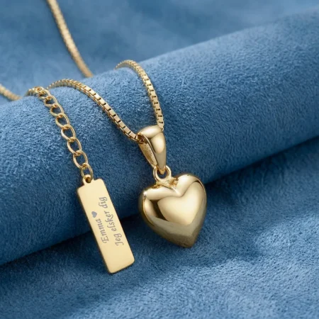8 kt. guld hjerte halskæde fra Siersbøl med 18k forgyldt kæde. Gratis gravering på halepladen. C.Centrum
