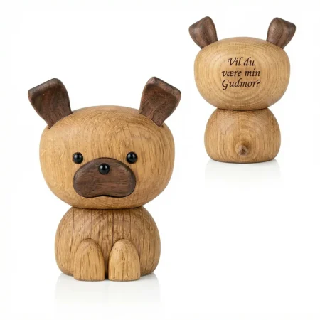 Buller træhund fra Lucie Kaas med gravering